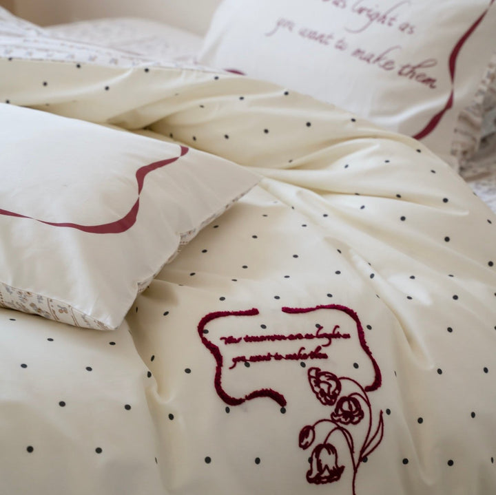 Crisp White Spot Bedding Set