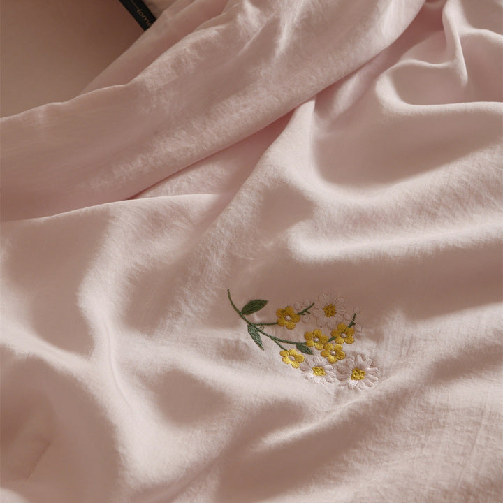 Cottage Wildflower Summer Quilted Blanket