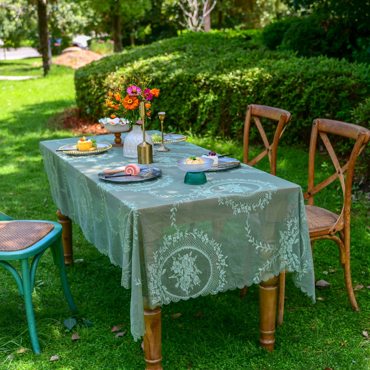 Wreath Lace Scallop Tablecloth