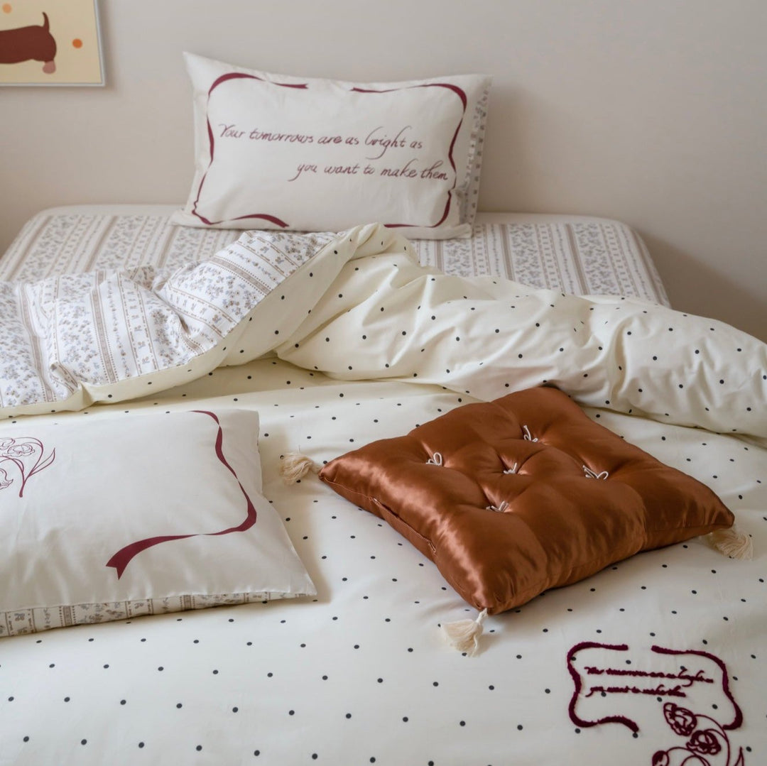 Crisp White Spot Bedding Set