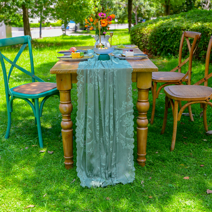 Wreath Lace Scallop Tablecloth