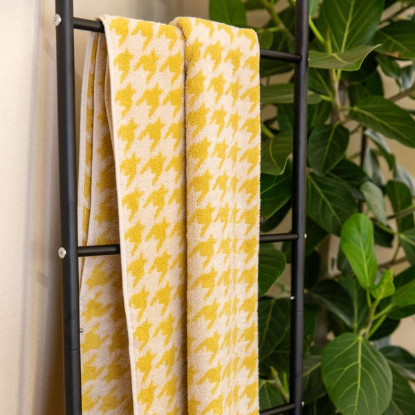 Classic Houndstooth Towel Collection
