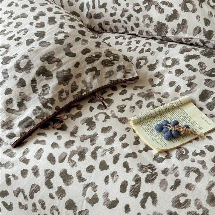 Tie-Knot Leopard Bedding Set