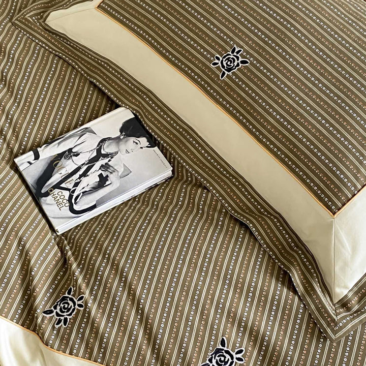 Melody of Roses Bedding Set