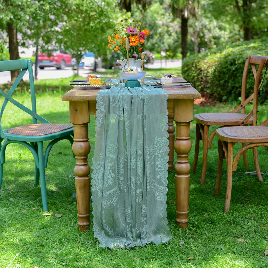 Wreath Lace Scallop Tablecloth
