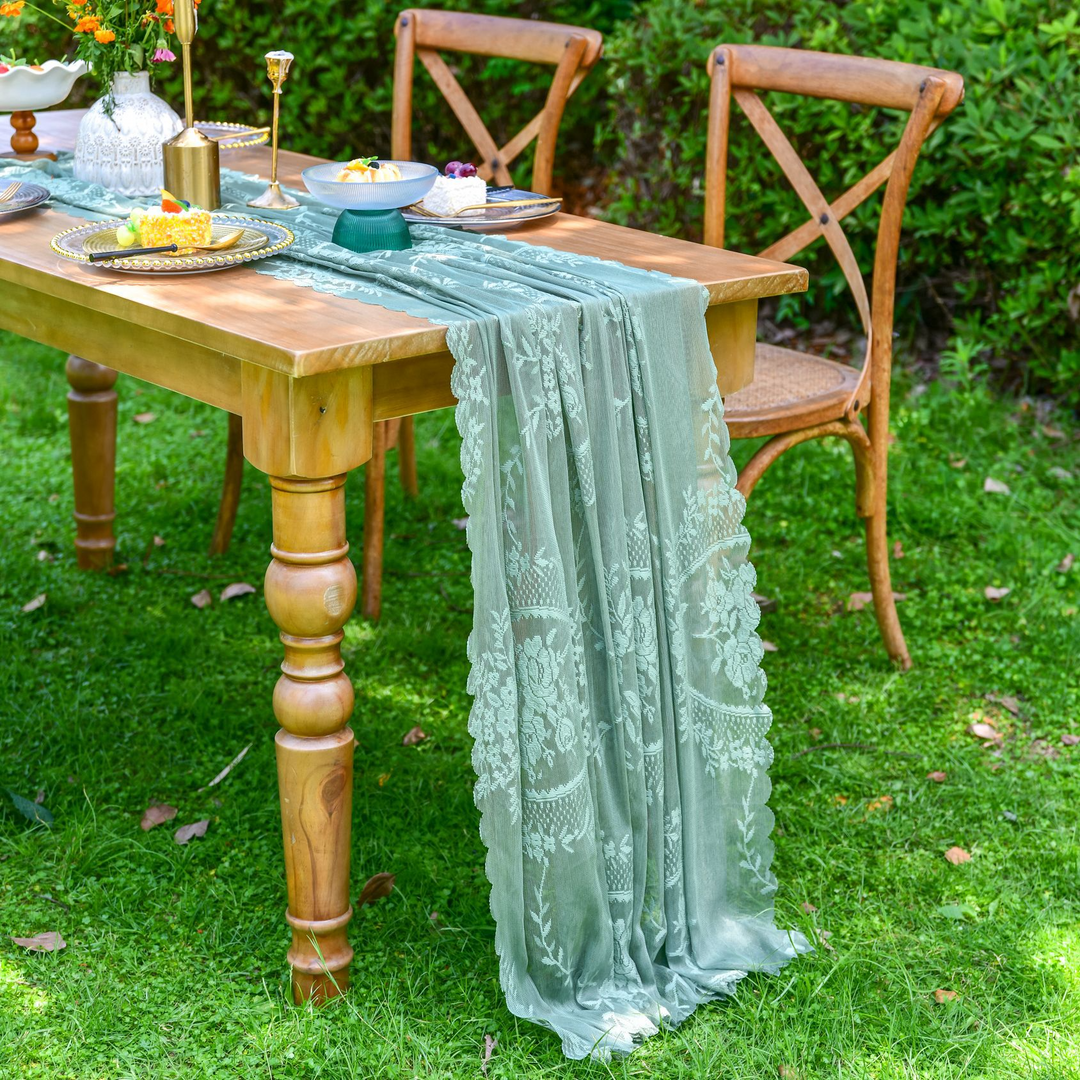 Wreath Lace Scallop Tablecloth