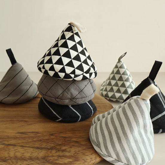 Grandma's Kitchen Triangle Pot Holder Set