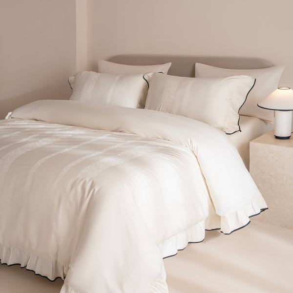 Royal Scalloped Bedding Set