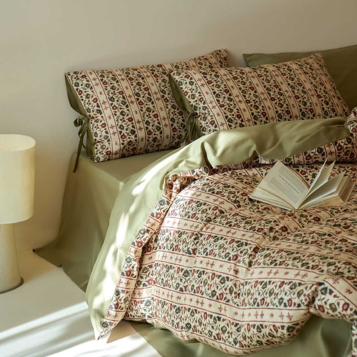 Nana's Warm Bloom Bedding Set