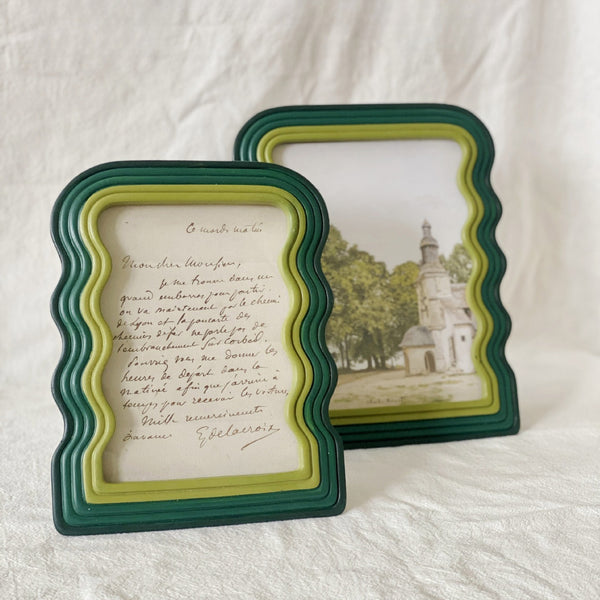 Countryside Green Wavy Layered Frame
