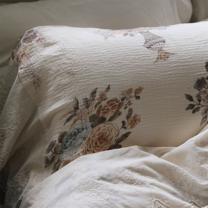 Delicors-French Floral Lace Ruffle Bedding Set