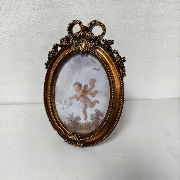 Romantic Bow Vintage Frame