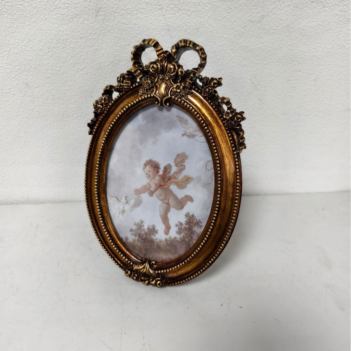 Romantic Bow Vintage Frame