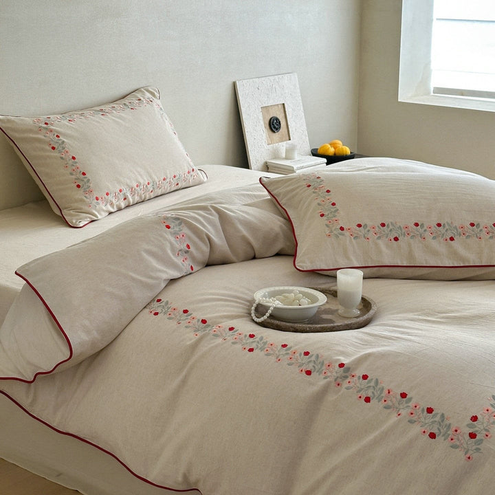 Vine Bloom Trim Bedding Set