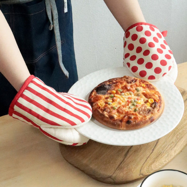 Cookie's Best Friend Oven Mitts Set