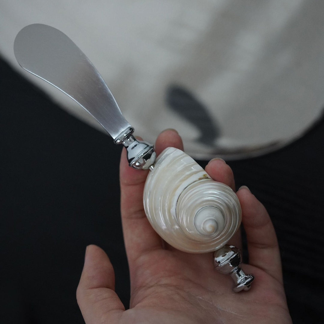 Moonlit White Conch Cutlery Collection