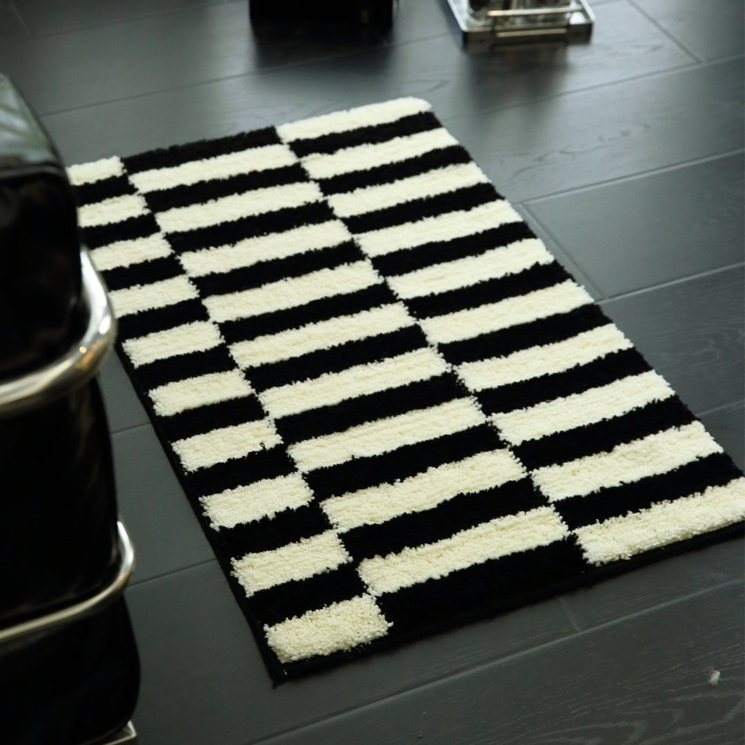 Vintage Checker Fluffy Rug