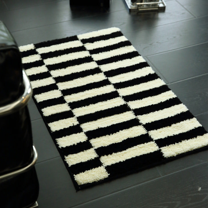 Vintage Checker Fluffy Rug