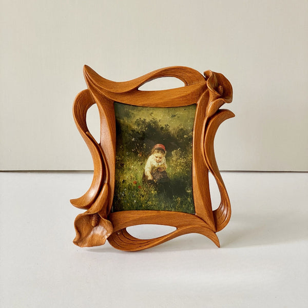 Calla Lily Twist Frame