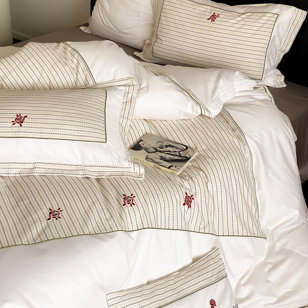 Melody of Roses Bedding Set