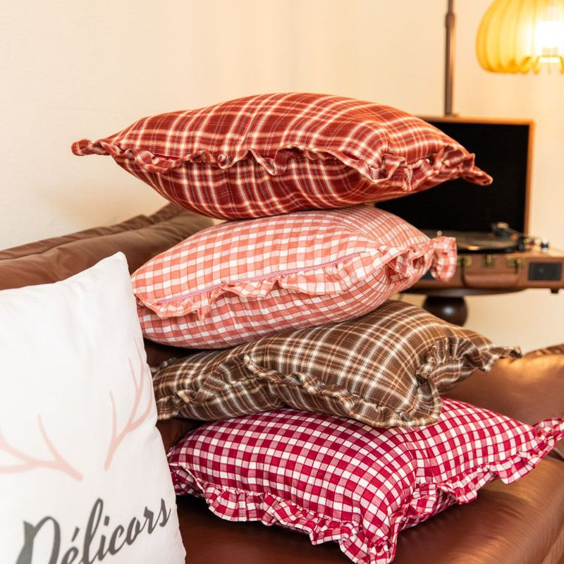 Retro Line Ruffle Cushion