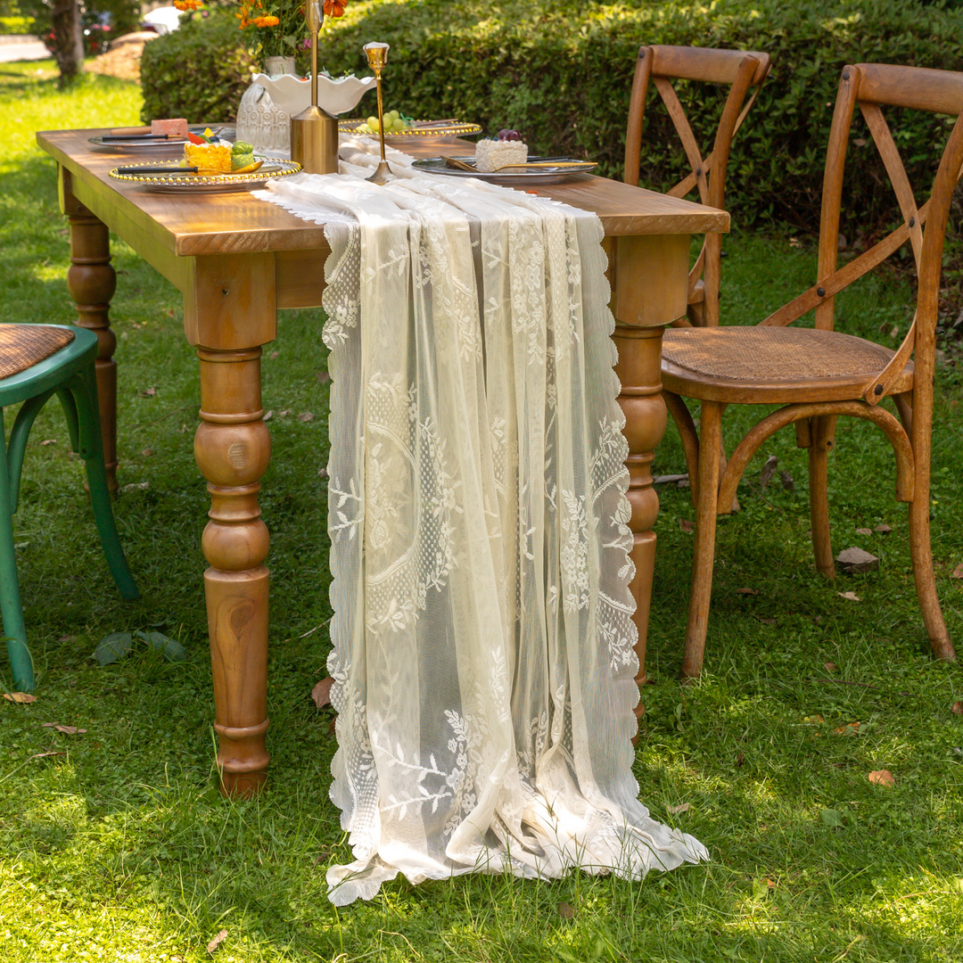 Wreath Lace Scallop Tablecloth