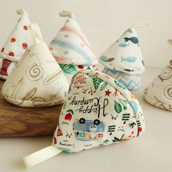 Grandma's Kitchen Triangle Pot Holder Set