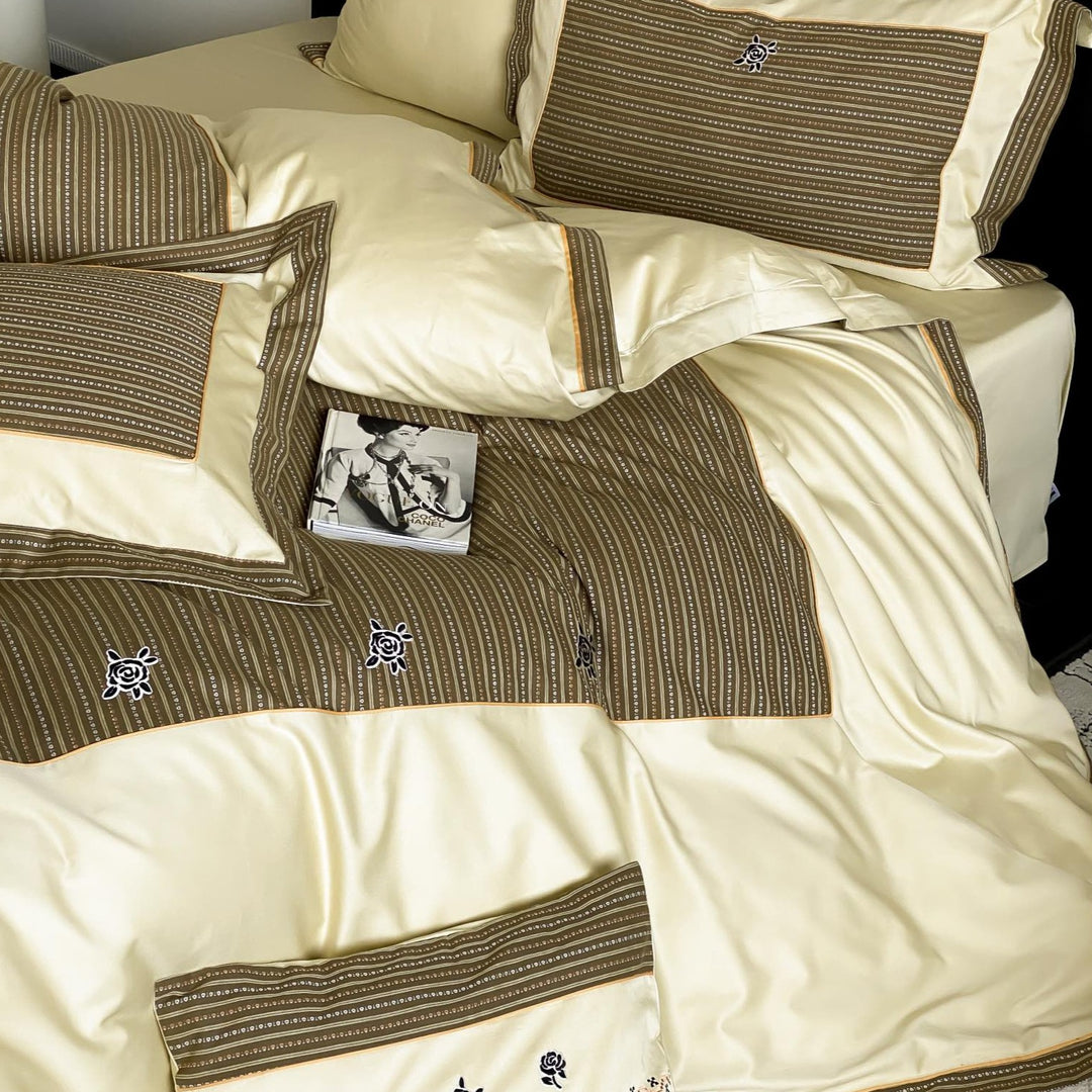 Melody of Roses Bedding Set