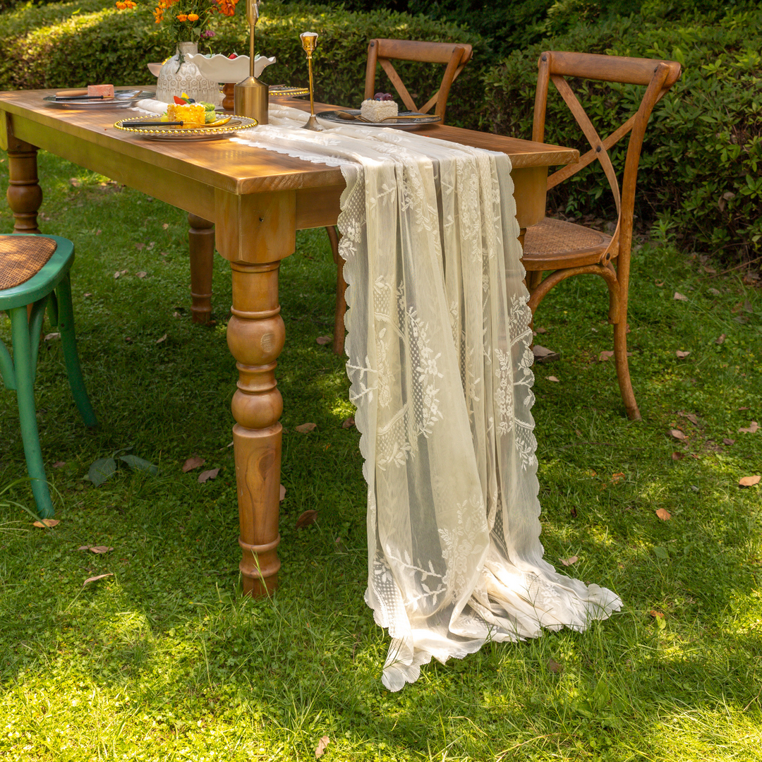 Wreath Lace Scallop Tablecloth