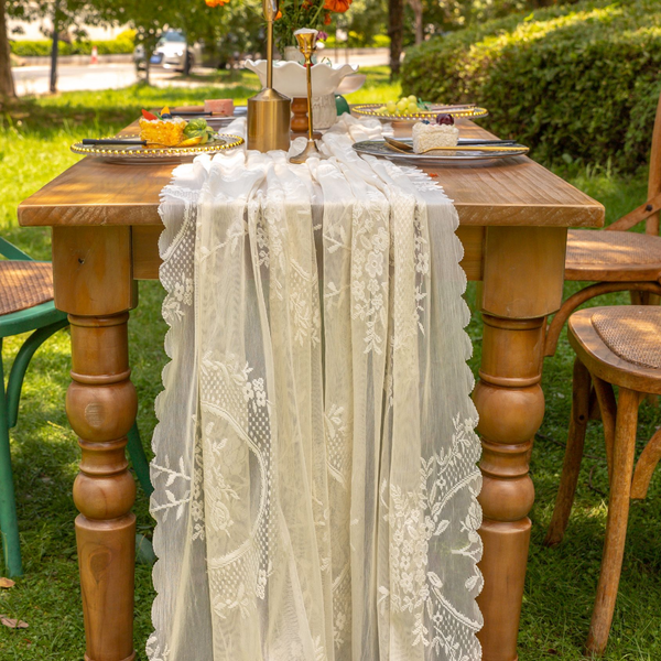 Wreath Lace Scallop Tablecloth
