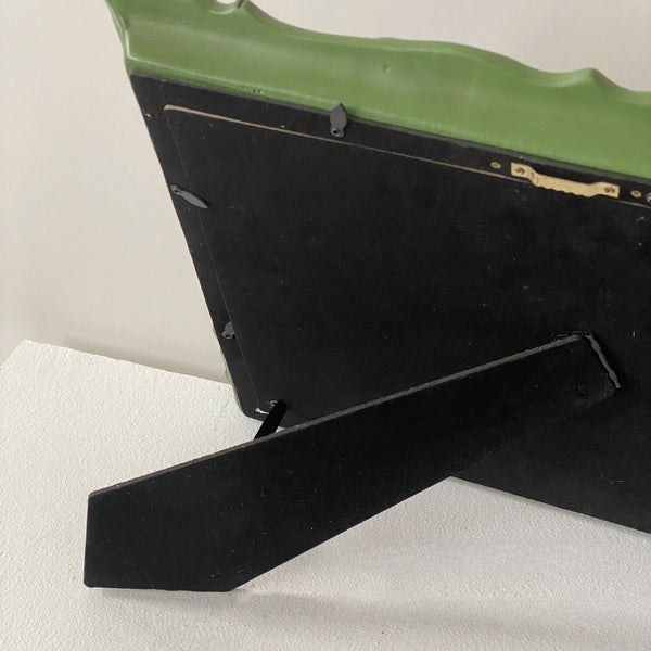 Verdant Baroque Scalloped Frame