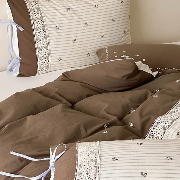 Wild Floral Oak & Acorn Bedding Set