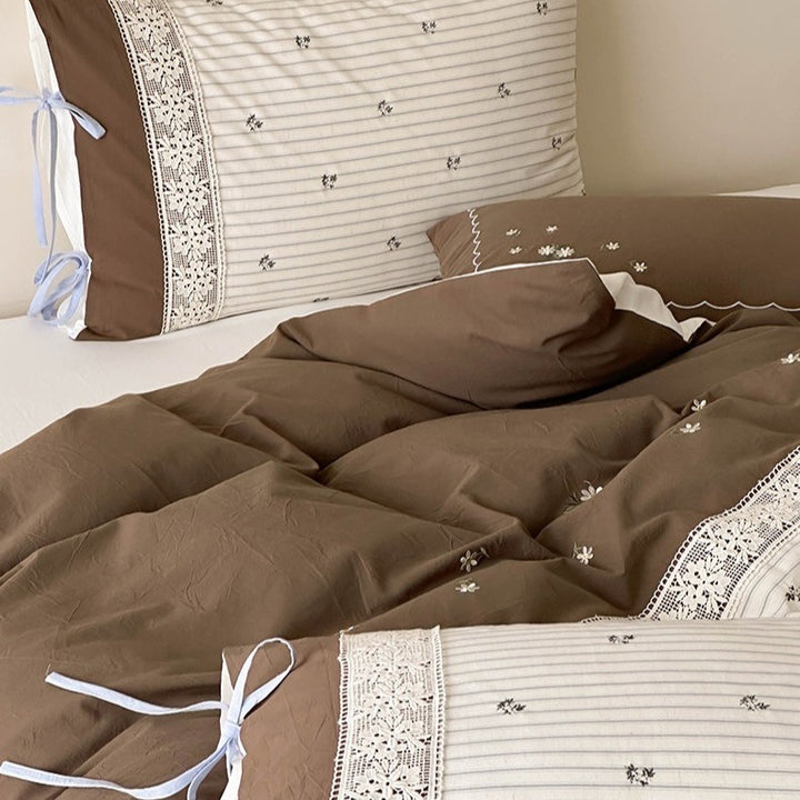 Wild Floral Oak & Acorn Bedding Set