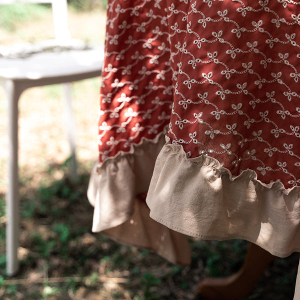 Rustic Ruffle Floral Tablecloth