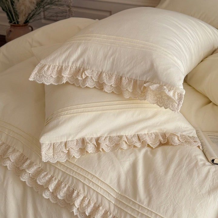 Cream Lace Siesta Bedding Set