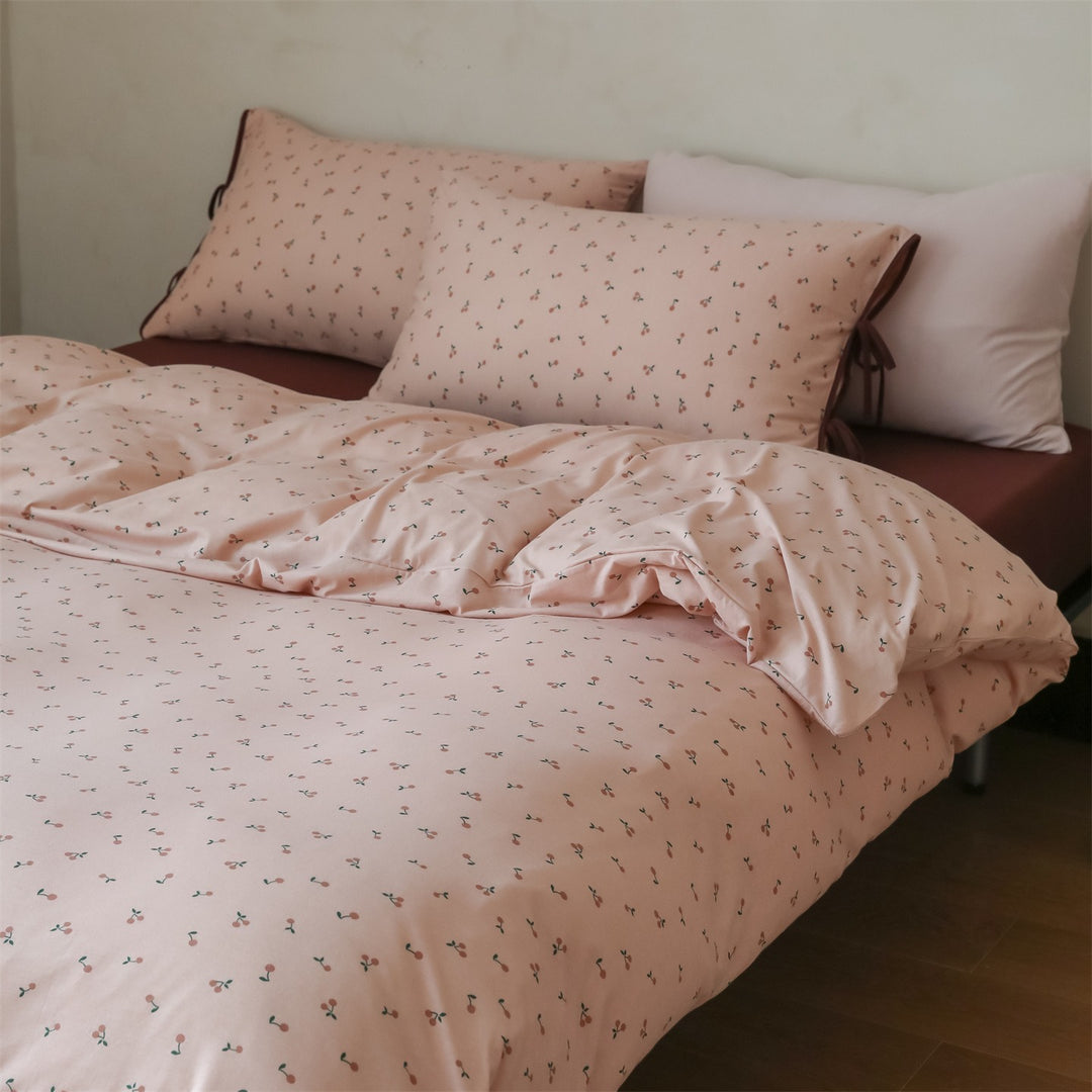 Cherry Ribbon Bedding Set