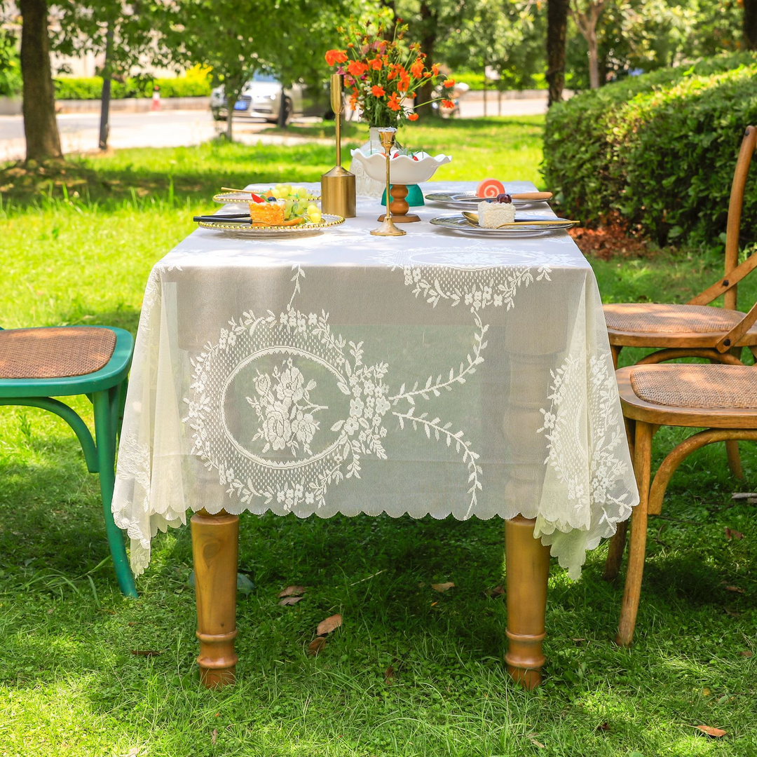 Wreath Lace Scallop Tablecloth
