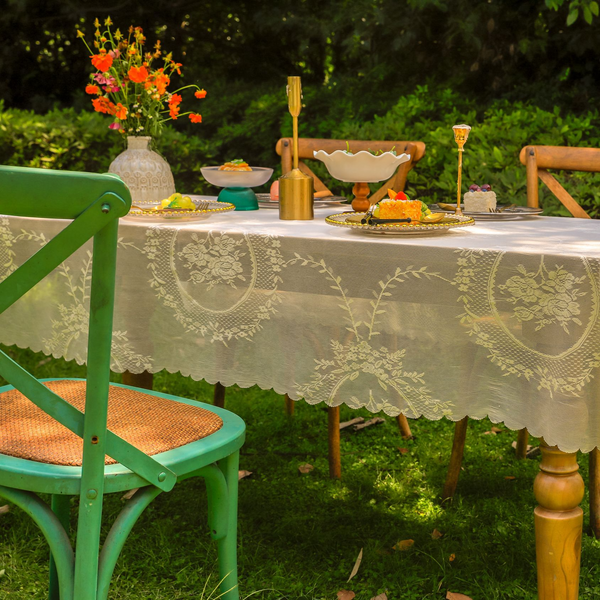 Wreath Lace Scallop Tablecloth