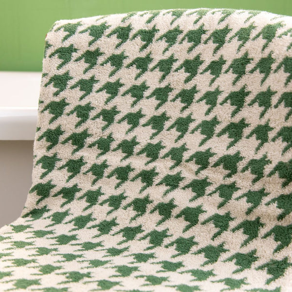 Classic Houndstooth Towel Collection