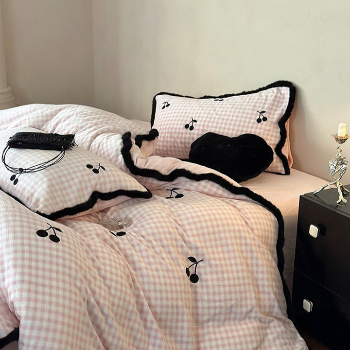 Warm Cherry Checkerboard Bedding Set