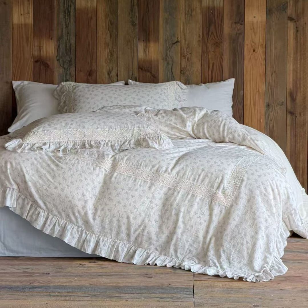 Vanilla Cloud Ditsy Bedding Set