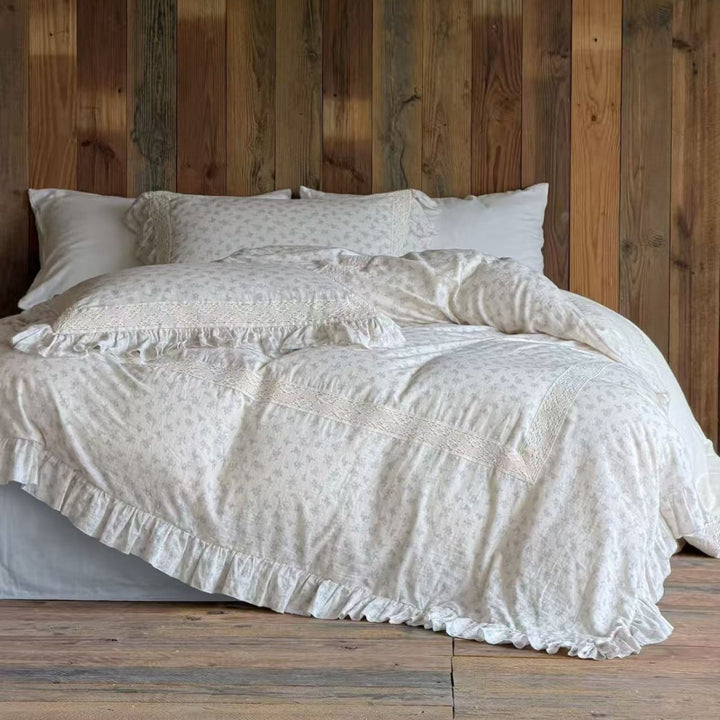 Vanilla Cloud Ditsy Bedding Set