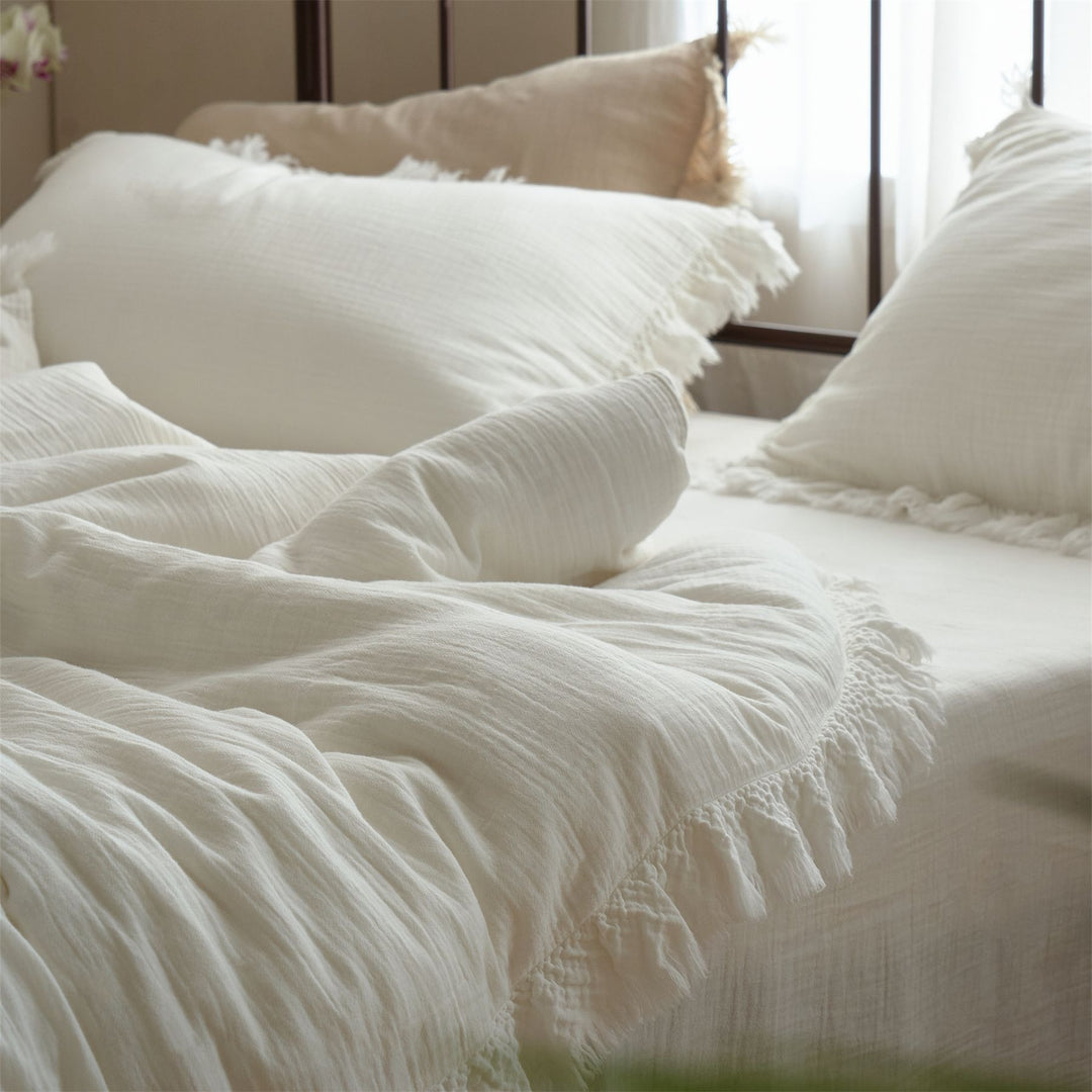 Cloud Tassel Bedding Set