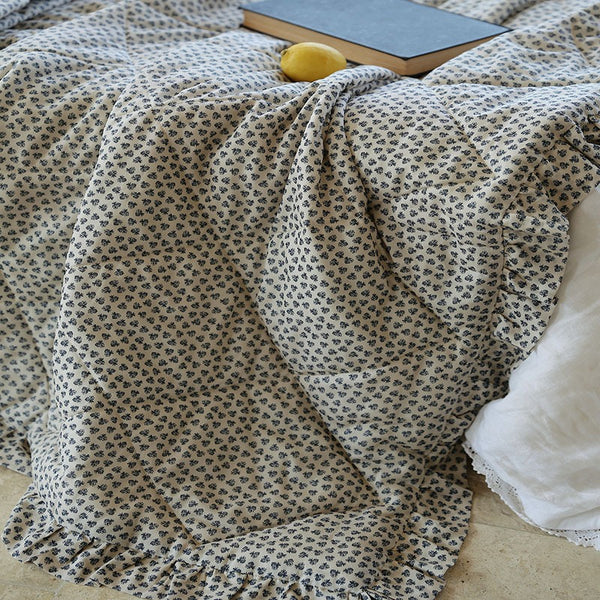 Soft Ditsy Floral Summer Quilted Blanket