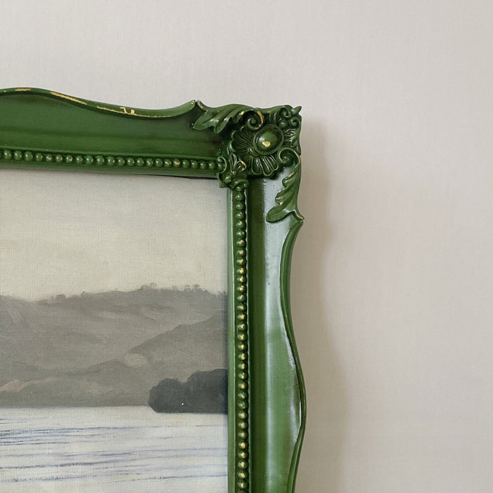 Verdant Baroque Scalloped Frame