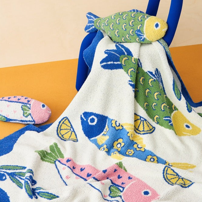 Sardine Family Throw