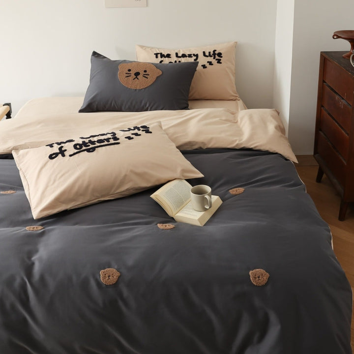 Lazy Otters Bedding Set