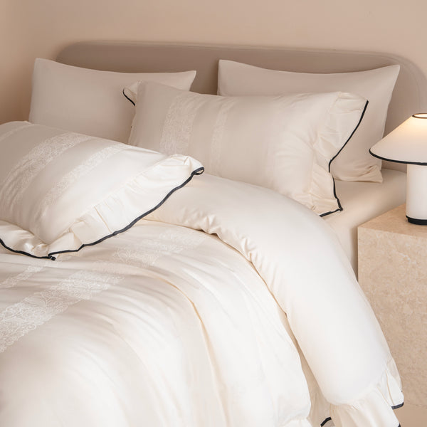 Royal Scalloped Bedding Set