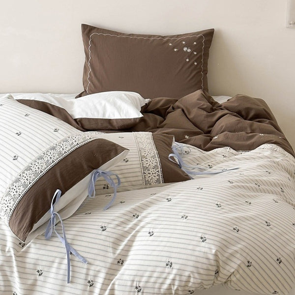 Wild Floral Oak & Acorn Bedding Set