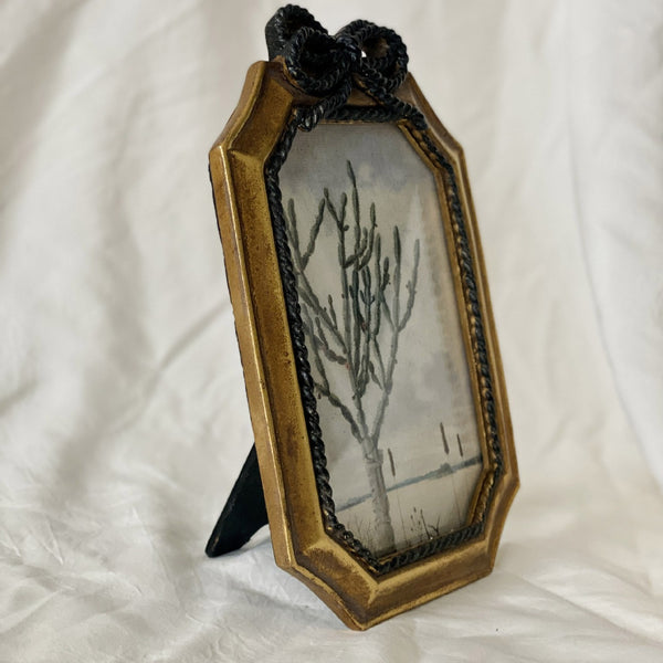 Vintage Rope-Trim Bow Frame